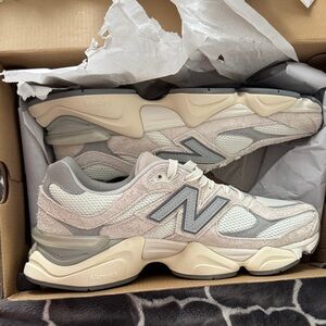 Men’s 9.5 Womens 11 New Balance 9060 OG Moonbeam Sea Salt New in Box